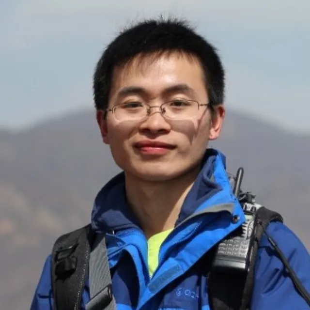 Hongwei Qin portrait